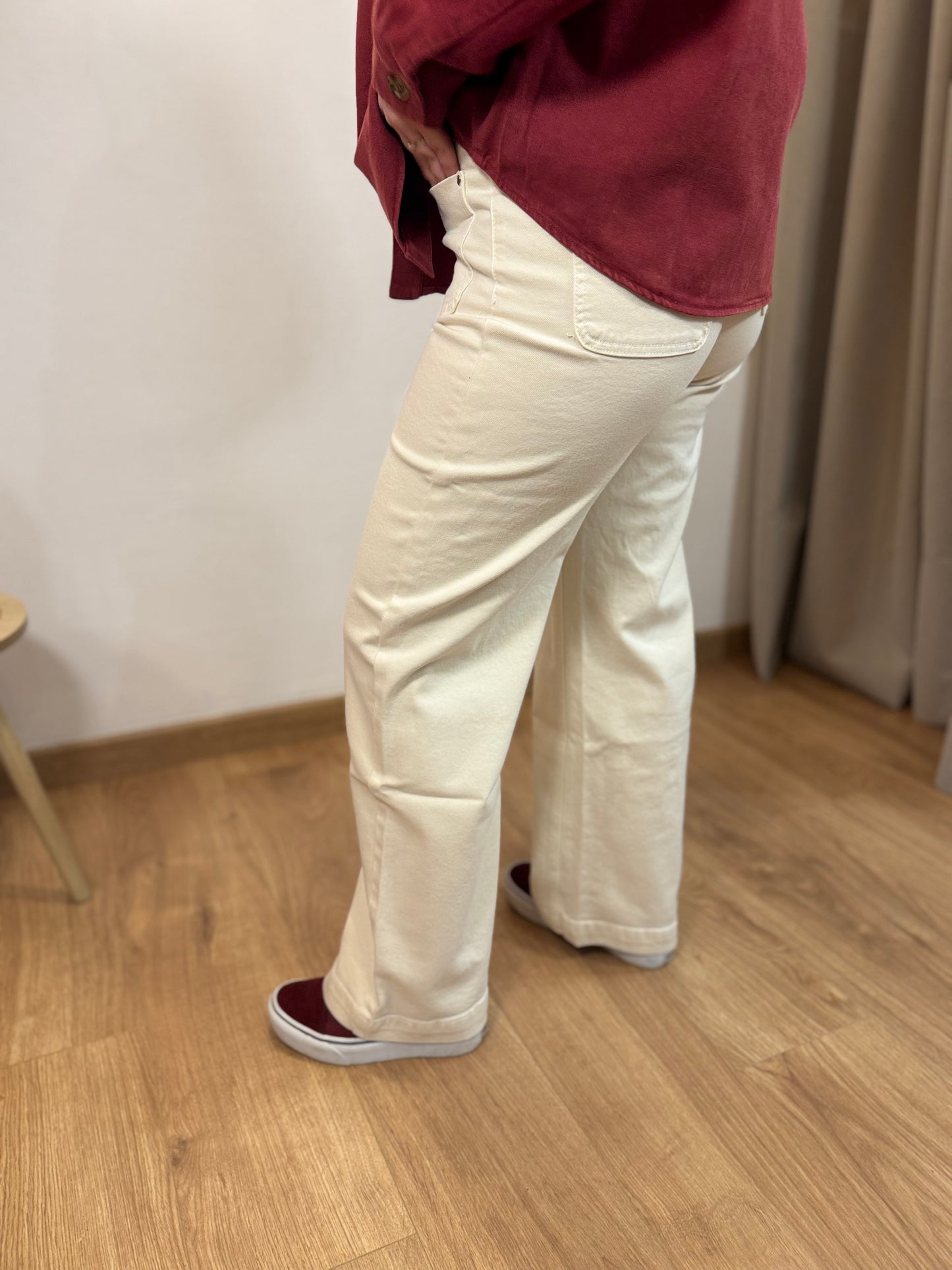 Jean "Léana" Beige