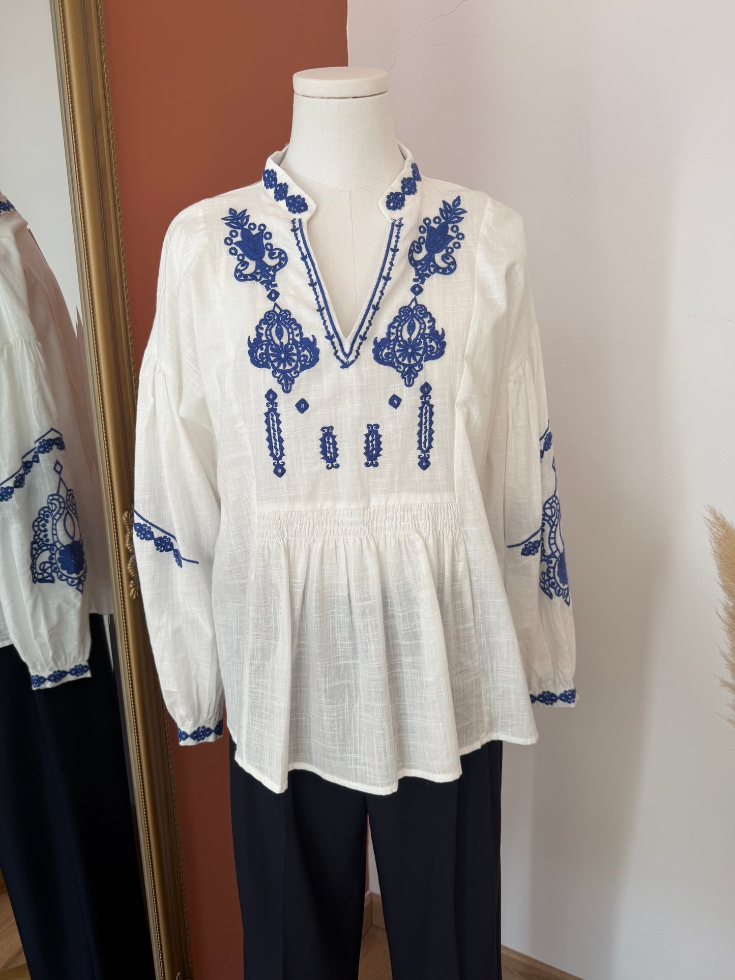 Chemise blanche et bleue M/L